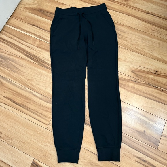 Lululemon black jogger - Picture 1 of 4